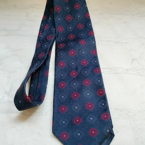Cremieux Silk Necktie Tie Blue Red Geometric Pattern Handmade in USA Textured - Picture 2 of 7